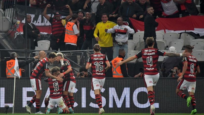 Flamengo srušio Sao Paulo u velikom derbiju i vratio se u borbu za titulu (VIDEO)