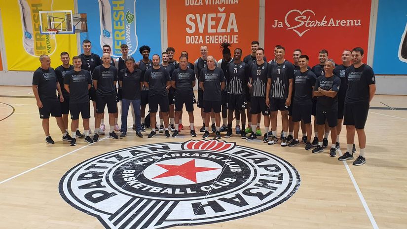 Košarkaši i stručni štab Partizana