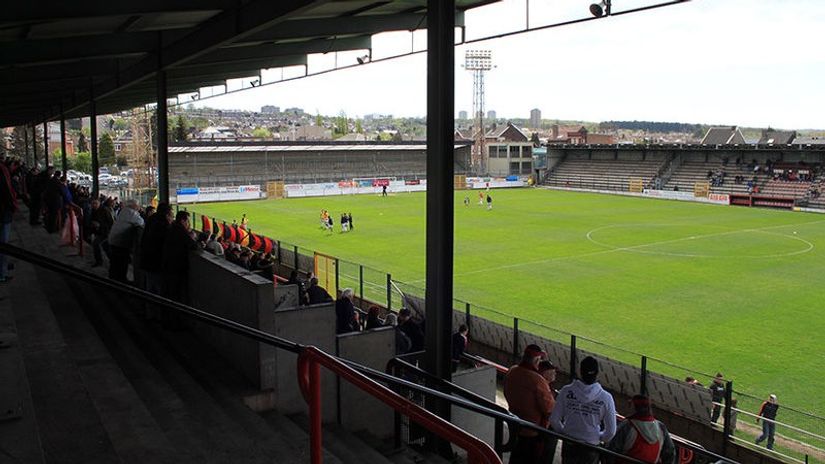 Stadion Serena (©Wikipedia/M. Mureau)