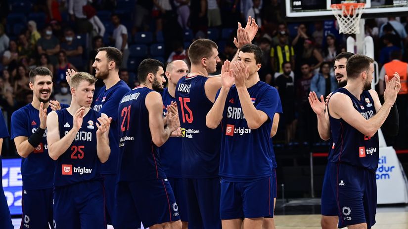Košarkaši Srbije posle trijumfa nad Turskom (©Star Sport)