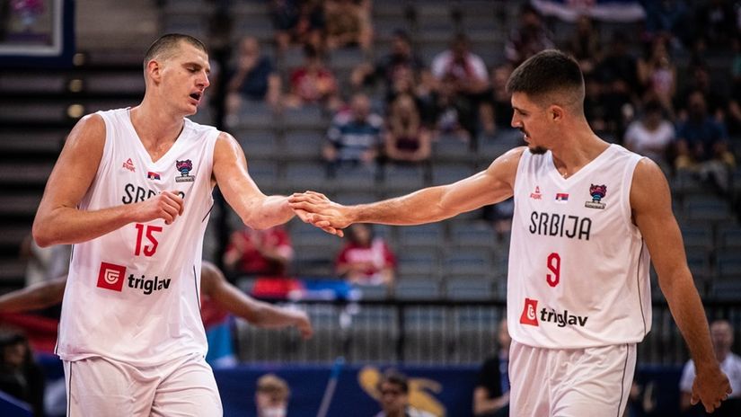 Jokić i Marinković (©FIBA Basketball)