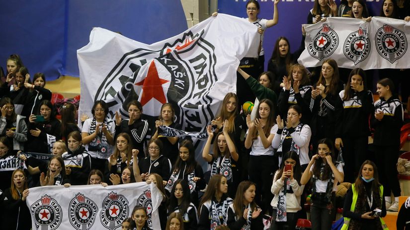 Navijači Partizana na finalu Kupa u Lajkovcu (©MN Press)