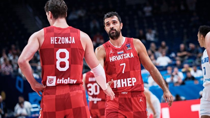Mario Hezonja i Krunoslav Simon (© FIBA.com)