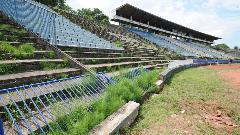 Omladinski stadion na Karaburmi (©MN Press)