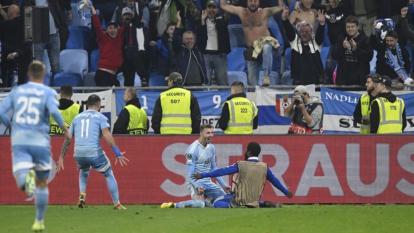 Čavrić slavi gol (© Reuters)