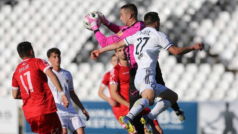 Vladimir Savić prošle sezone protiv Čukaričkog (©Starsport)