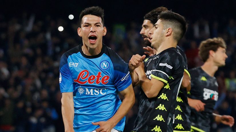 Irivng Lozano proslavlja gol protiv Empolija (Reuters) 