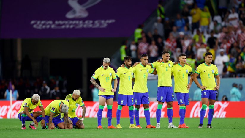 Fudbaleri Brazila pred Markinjosov promašaj (©Reuters)