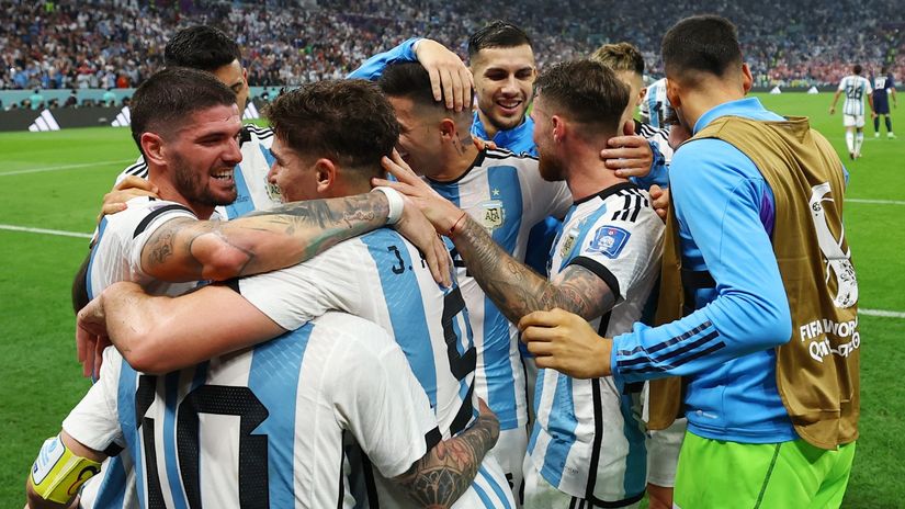 Oda fudbalske radosti: Argentina u transu razbucala Hrvate i krenula po Globus! (VIDEO)