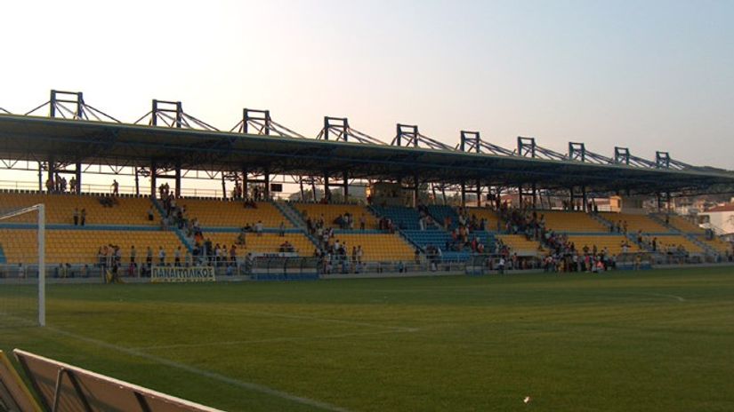 Stadion Panetolikosa (©wikimedia.org/Χρήστος Μακροζαχόπουλος)