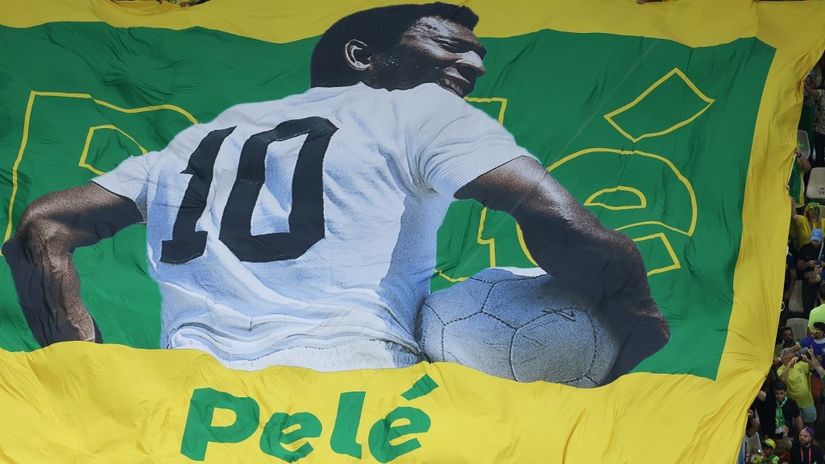 Svet se oprašta od Pelea: Santos stavio krunu i proglasio sedam dana žalosti