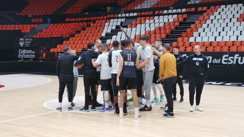 Košarkaši Partizan Mozzart Beta posle treninga u Valensiji (Foto: MozzartSport)