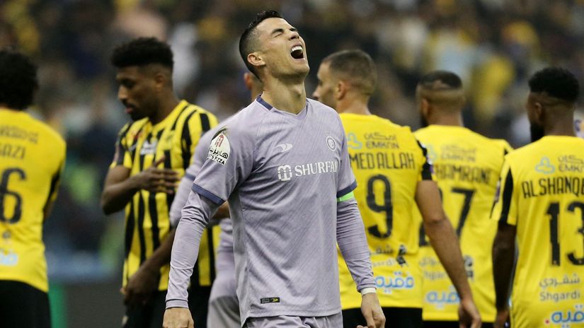 Razočarani Ronaldo nakon poraza (Reuters)