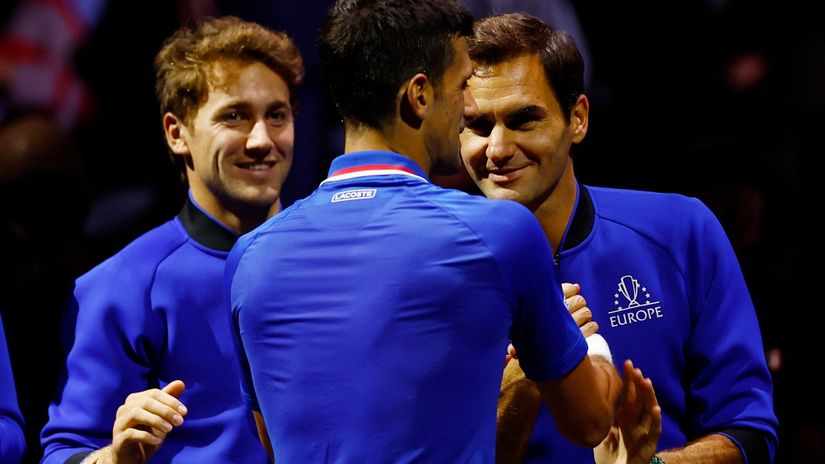Rodžer Federer i Novak Đoković (©Reuters)