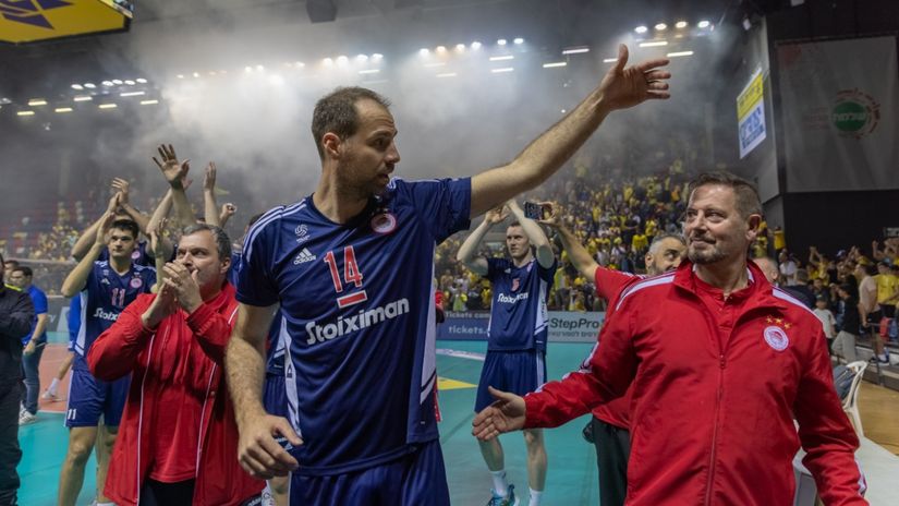 Travica sa Olimpijakosom osvojio trofej u CEV Čelendž kupu pred 13.000 navijača