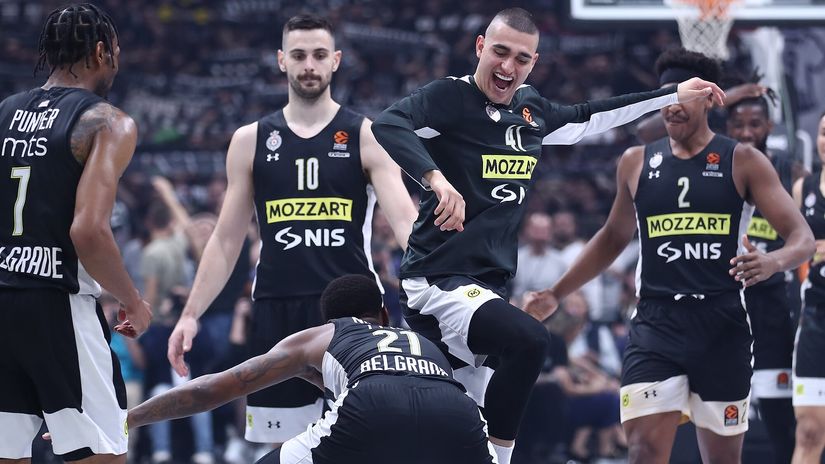 Košarkaši Partizan Mozzart Beta slave trijumf (©MN Press)