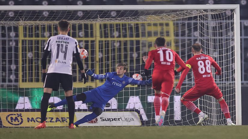 Maksimović opet siguran sa bele tačke (© Star sport)