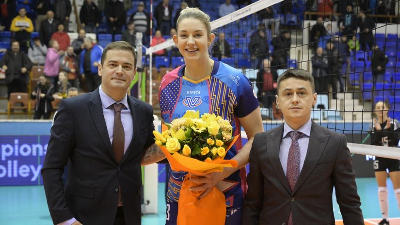 Magdalena Stišjak sa MVP nagradom (©CEV)