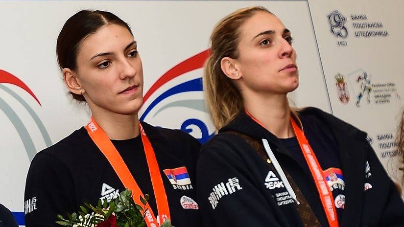 Tijana Bošković i Jovana Stevanović (©Starsport)