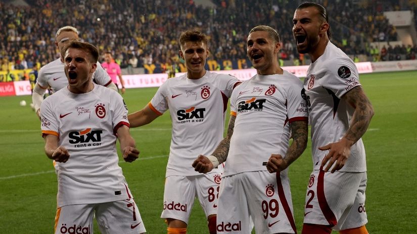 Galatasaraj šampionsku titulu ukrasio rutiniranjem Fenera: Zaniolo ulepšao slavlje na Bosforu