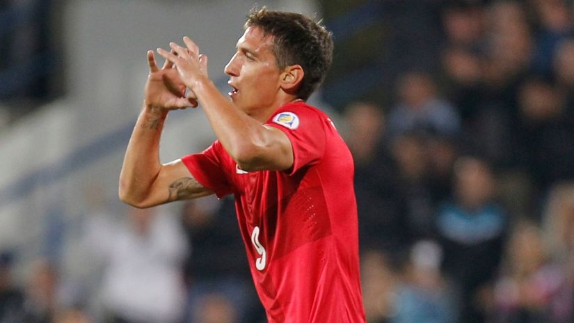 Stefan Šćepović proslavlja gol u dresu reprezentacije Srbije (©Starsport)