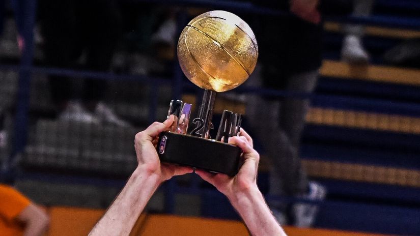 Trofej za osvajača ABA 2 lige (©ABA 2 liga - Dragana Stjepanović)