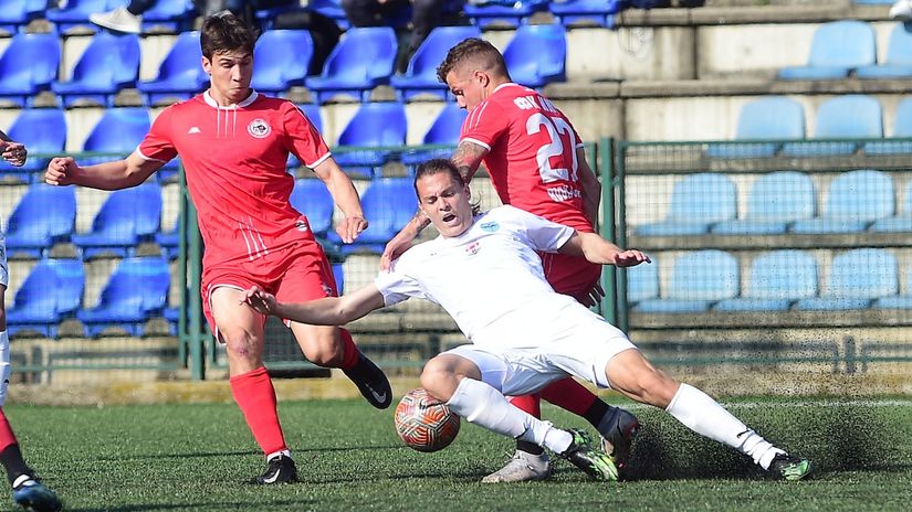 Mozzart Bet Superliga stigla u Pančevo: Železničar punom brzinom na  lučanske veterane