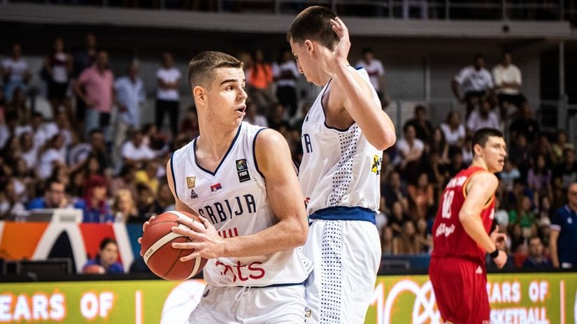 Nikola Topić i Bogoljub Marković (©fiba.basketball)