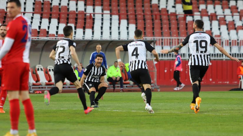 Svetozar Marković slavi gol odluke u polufinalu Kupa Srbije, aprila 2021. godine (© )