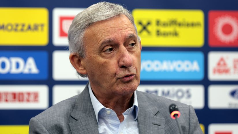 ©Starsport