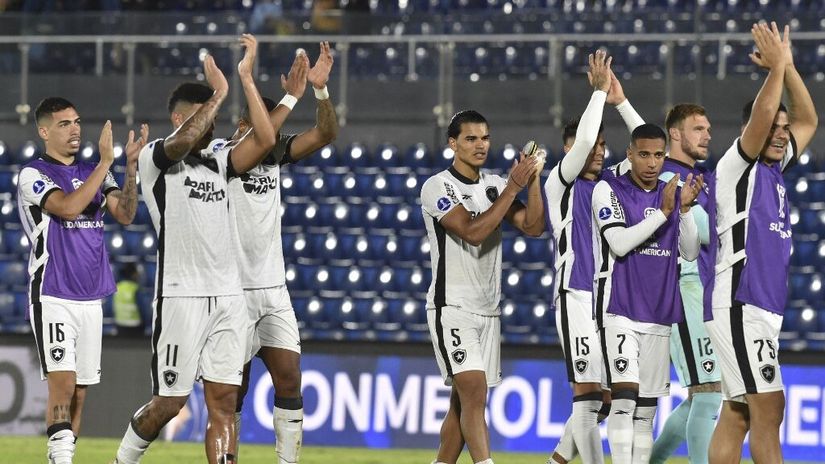Botafogo može i bez Tikinja, Estudijantes bez milosti