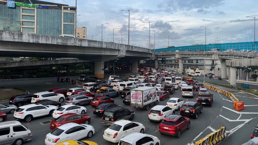 Prvi susret sa Manilom – dva sata vožnje za 20 kilometara, ali treba biti nasmejan
