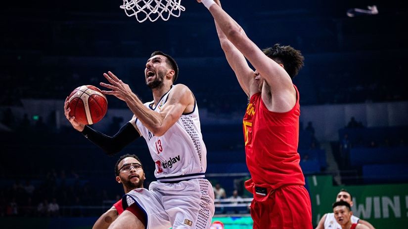 Ognjen Dobrić u meču sa Kinom (©FIBA Basketball)