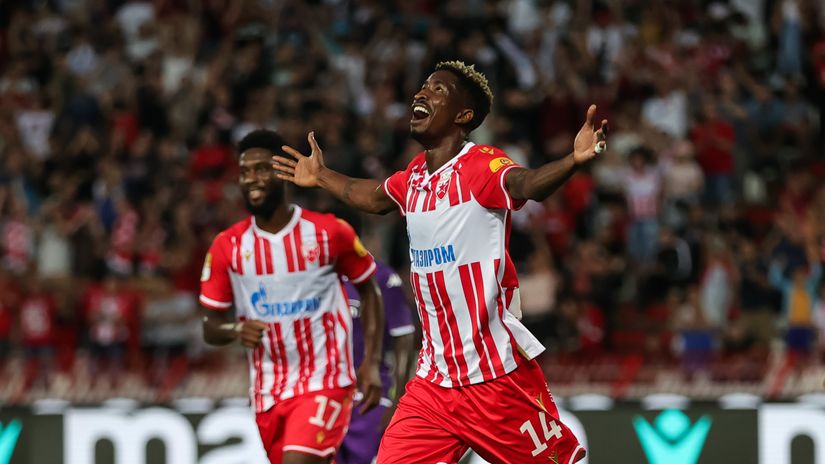 Piter Olajinka proslavlja gol (©Starsport)
