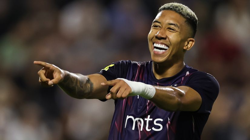 ©Starsport