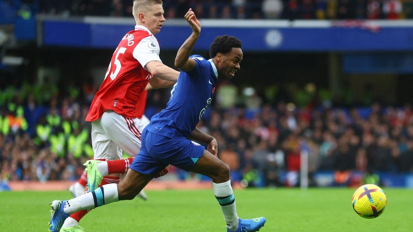 Oleksandr Zinčenko (Arsenal) i Rahim Sterling (Čelsi)