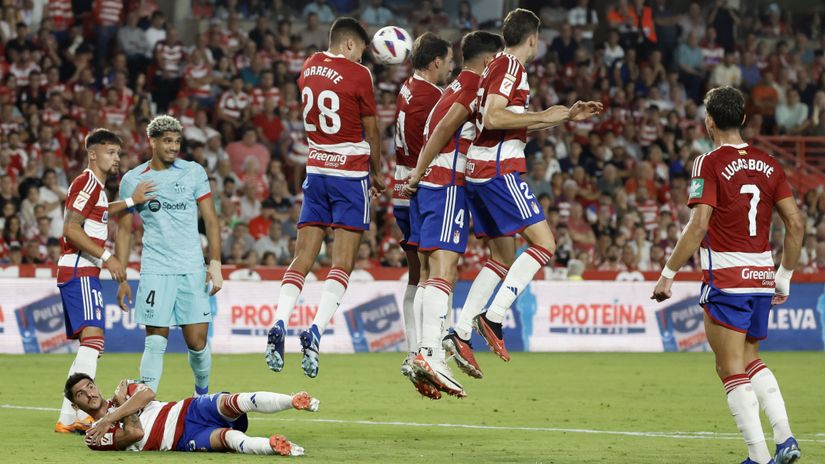 Detalj sa utakmice Granade i Barselone (© Reuters)