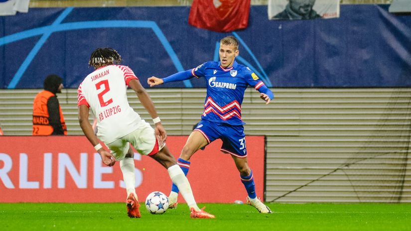 Mohamed Simakan (RB Lajpcig) i Vladimir Lučić (Crvena zvezda)