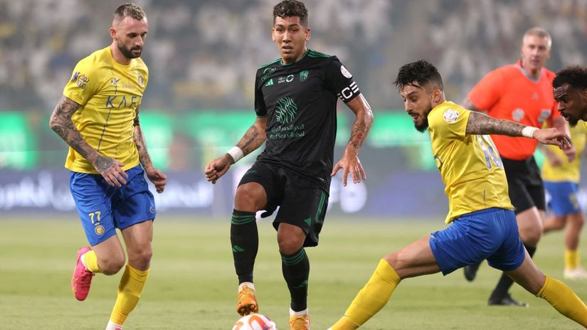 Roberto Firmino u dresu Al Ahlija (©Reuters)