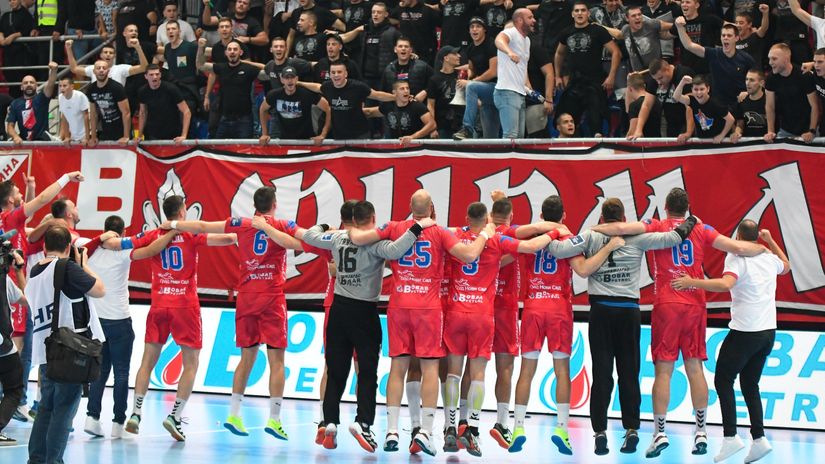 Da opet Slana bara bude "osmi igrač" (©Starsport)