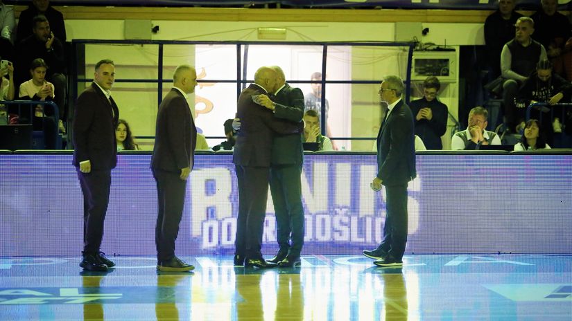 Željko Obradović i Mihailo Pavićević pred start meča (©ABA LIGA - KK Mornar / Media Pro)