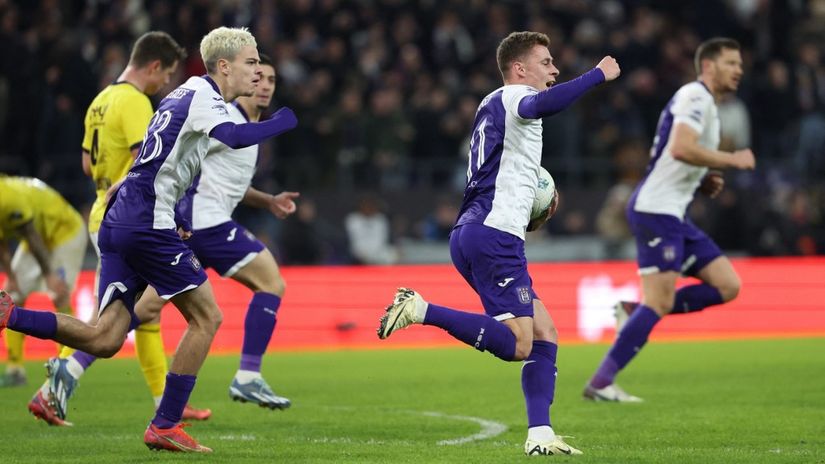 Fudbaleri Anderlehta proslavljaju gol za bod protiv Uniona (©AFP)