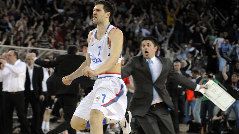 Bojan Bogdanović i Tomislav Mijatović protiv Partizana u finalu ABA lige (© MN Press)