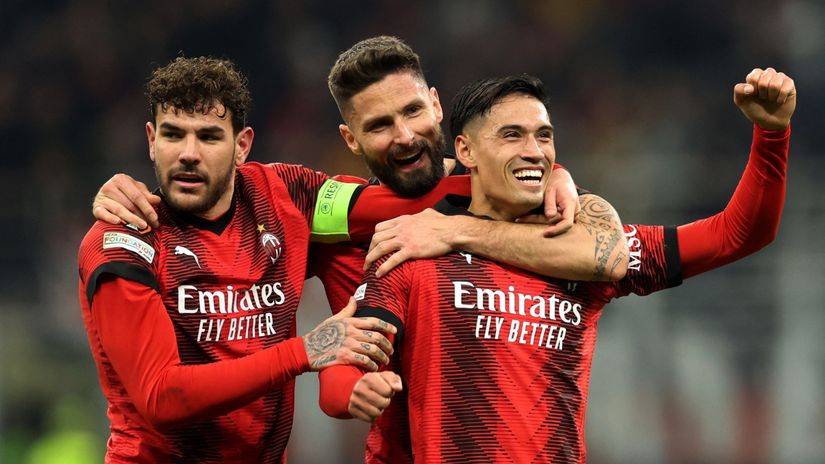 Fudbaleri Milana (Reuters)