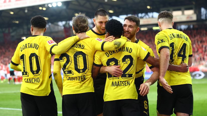 Slavlje fudbalera Dortmunda (©Reuters)