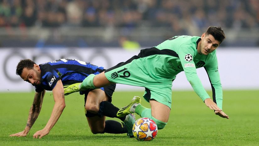 Hakan Čalhanoglu (Inter) i Alvaro Morata (Atletiko Madrid)