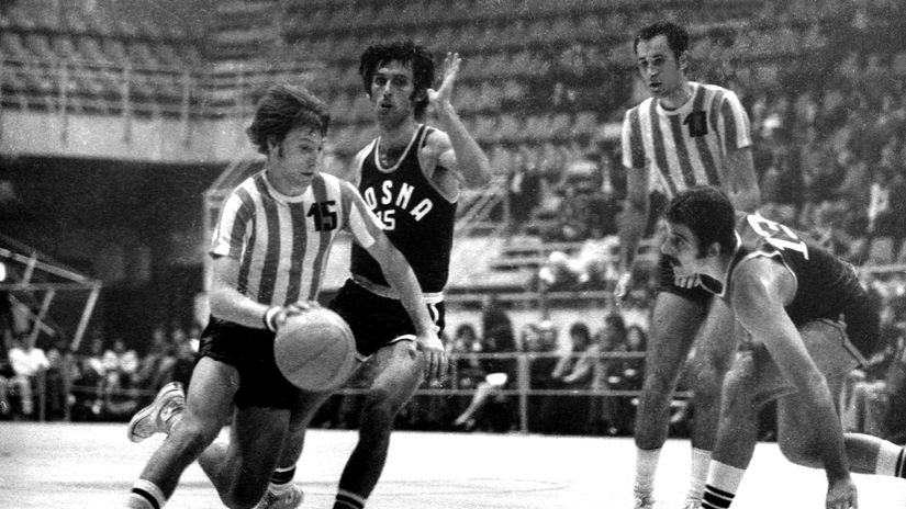 Zoran Moka Slavnić, detalj iz sezone 1973/74 (©MN Press)