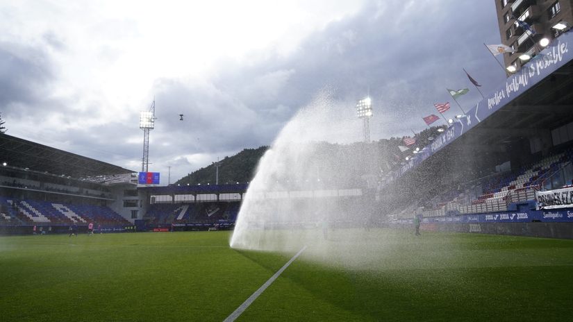 Stadion Eibara (©Reuters)