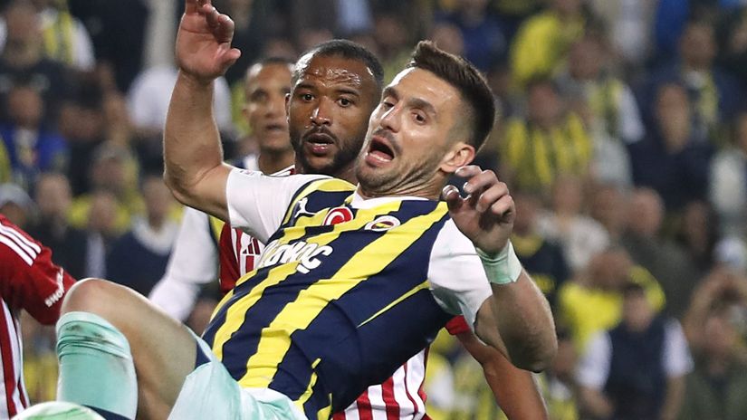 Dušan Tadić u dresu Fenerbahčea (©Reuters)