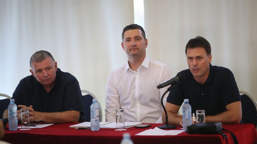 Petar Bogunović, Danilo Mrđa i Ivan Knežević (© Odbojkaški savez Srbije)